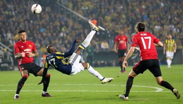 Soi kèo bđ Fenerbahçe vs MU chuẩn thắng